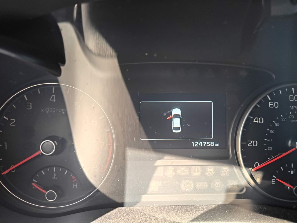 Kia Optima Vehicle Full-screen Gallery Image 08