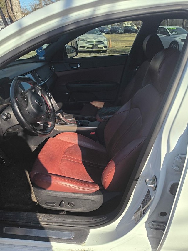 Kia Optima Vehicle Full-screen Gallery Image 05