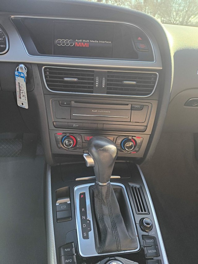 Audi A5 Vehicle Full-screen Gallery Image 06