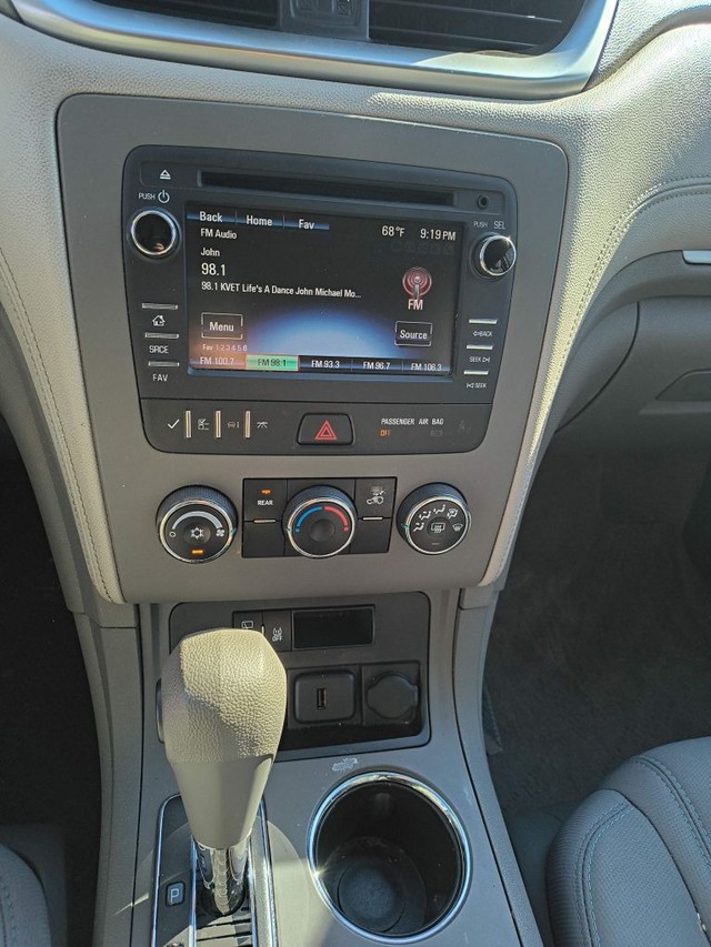 Chevrolet Traverse Vehicle Full-screen Gallery Image 07