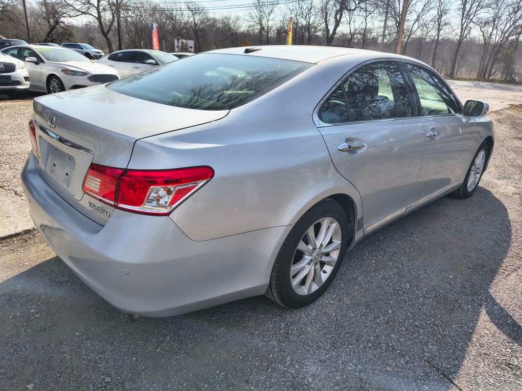 Lexus ES 350 Vehicle Full-screen Gallery Image 03