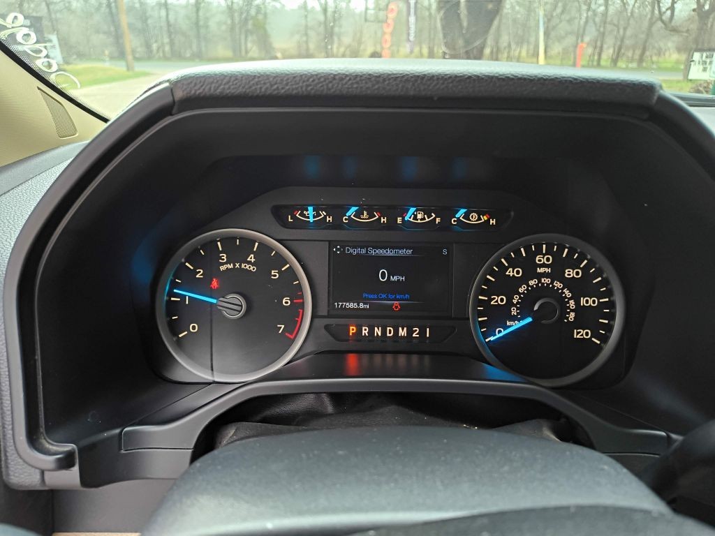 Ford F-150 Vehicle Full-screen Gallery Image 08