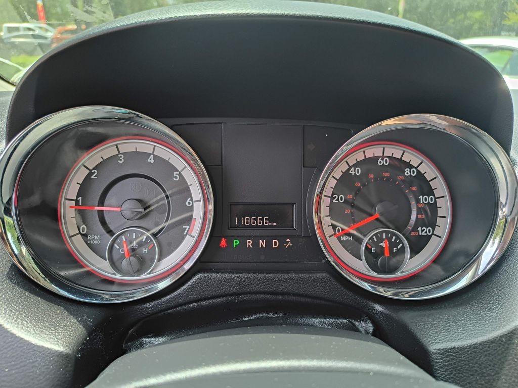 Dodge Grand Caravan Vehicle Full-screen Gallery Image 07