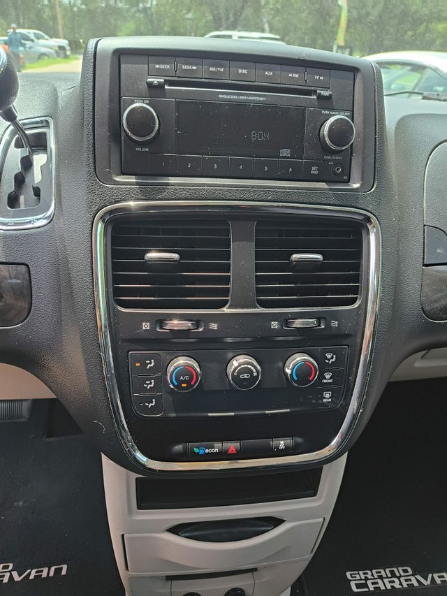 Dodge Grand Caravan Vehicle Full-screen Gallery Image 08