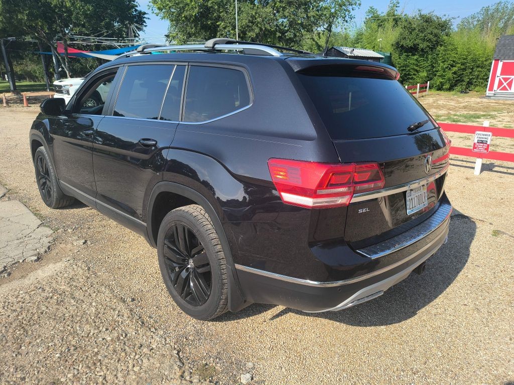 Volkswagen Atlas Vehicle Full-screen Gallery Image 04