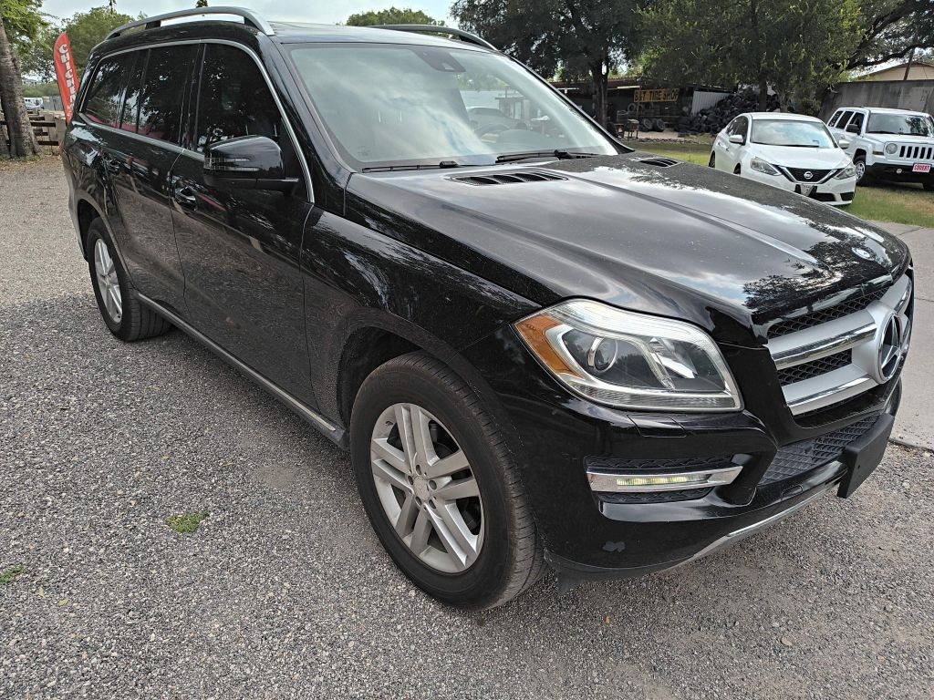 Mercedes-Benz GL Vehicle Full-screen Gallery Image 02