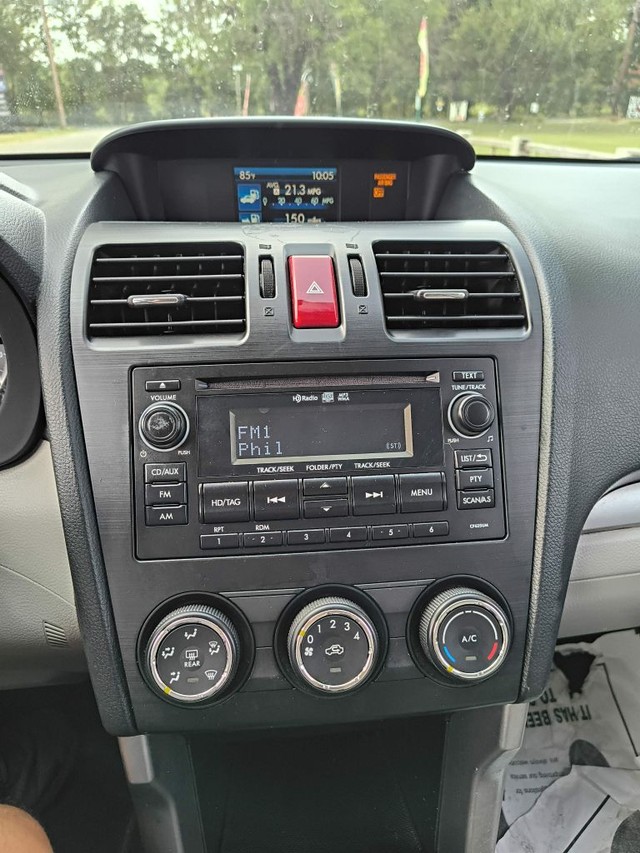 Subaru Forester Vehicle Full-screen Gallery Image 07