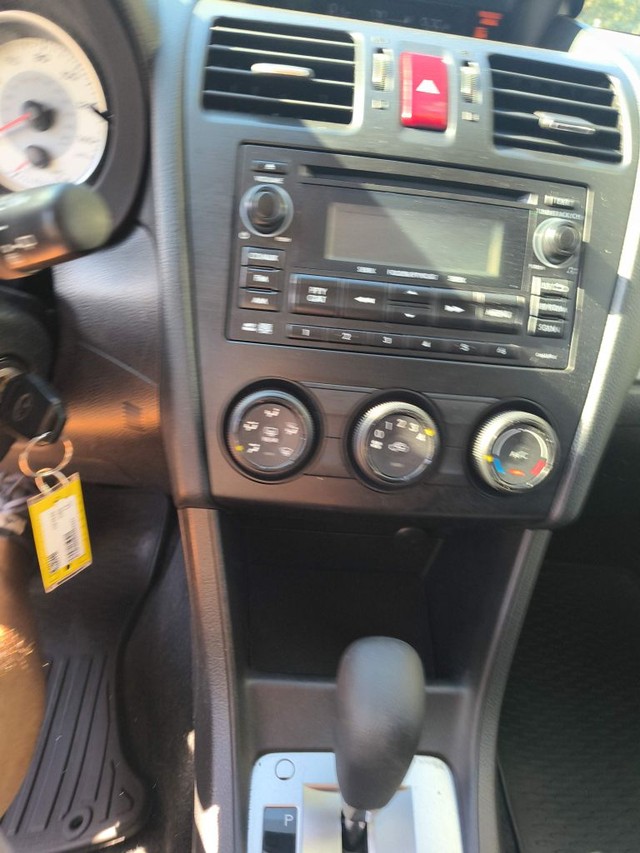 Subaru Impreza Wagon Vehicle Full-screen Gallery Image 08
