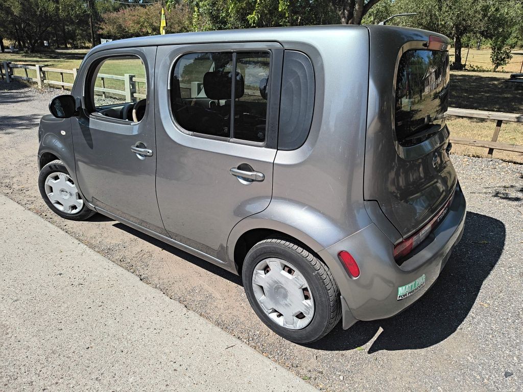 Nissan cube Vehicle Full-screen Gallery Image 04