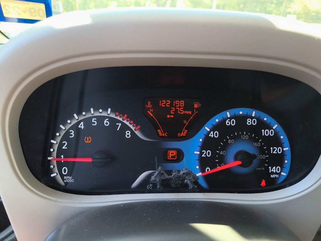 Nissan cube Vehicle Full-screen Gallery Image 08