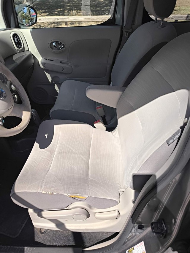 Nissan cube Vehicle Full-screen Gallery Image 05