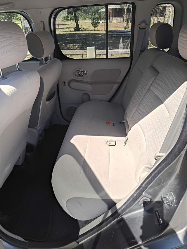 Nissan cube Vehicle Full-screen Gallery Image 06
