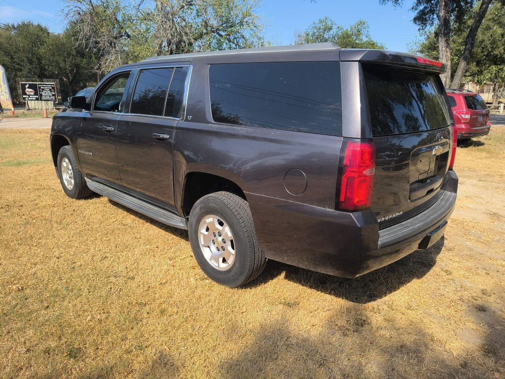 Chevrolet Suburban Vehicle Full-screen Gallery Image 03