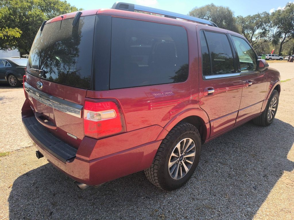 Ford Expedition Vehicle Full-screen Gallery Image 03