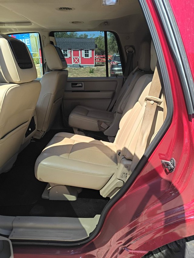 Ford Expedition Vehicle Full-screen Gallery Image 06