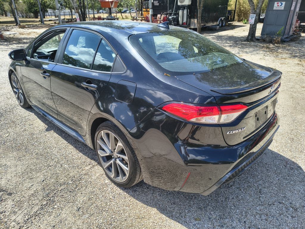 Toyota Corolla Vehicle Full-screen Gallery Image 04