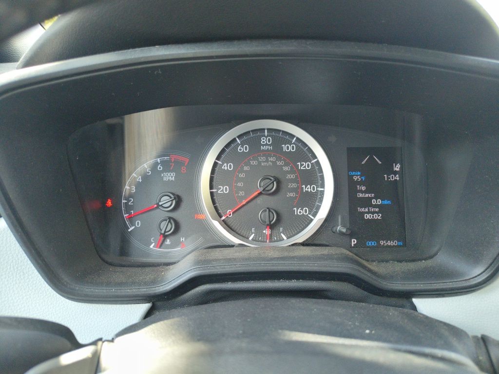 Toyota Corolla Vehicle Full-screen Gallery Image 08