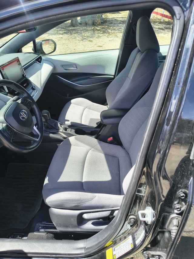 Toyota Corolla Vehicle Full-screen Gallery Image 05