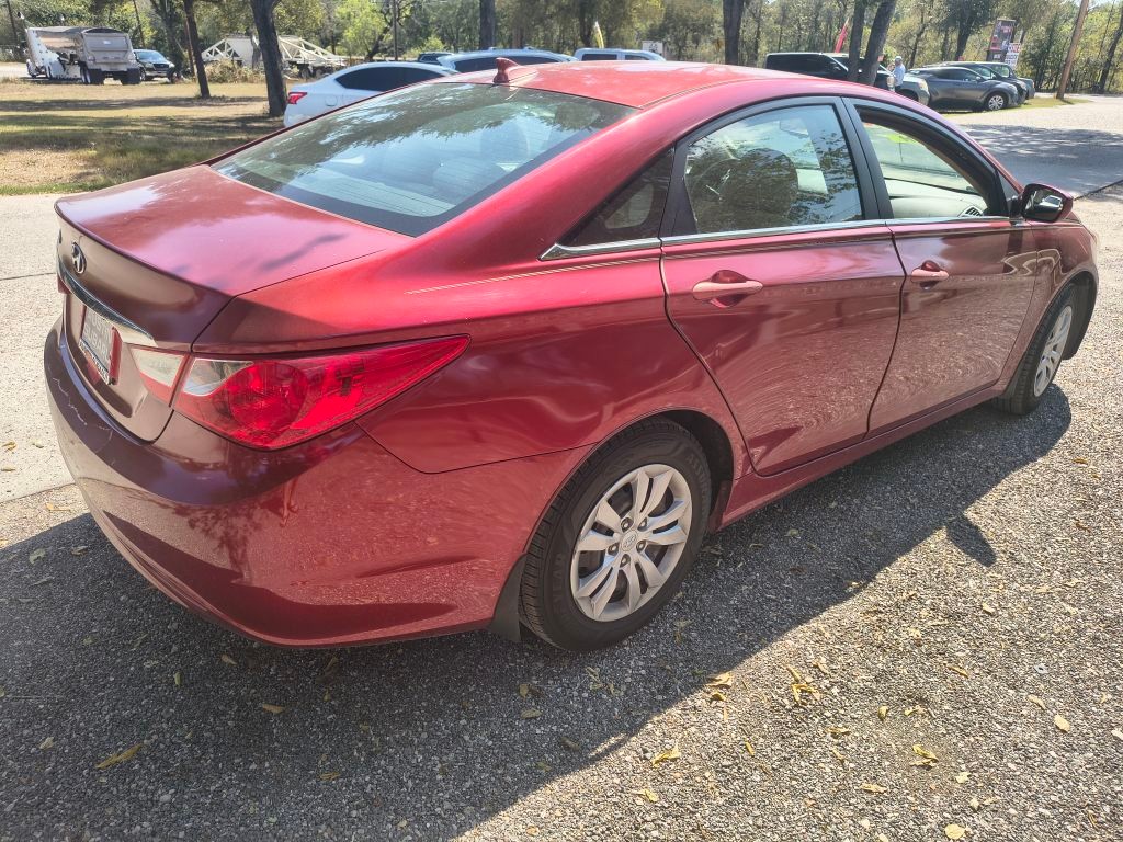 Hyundai Sonata Vehicle Full-screen Gallery Image 04