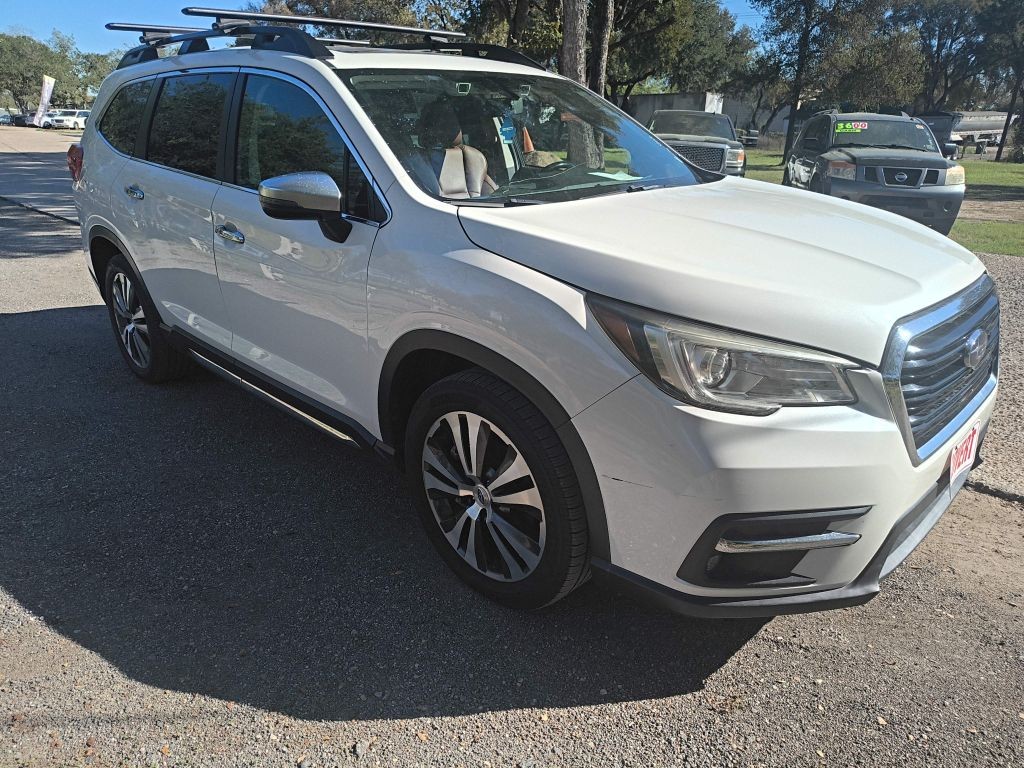 Subaru Ascent Vehicle Full-screen Gallery Image 02