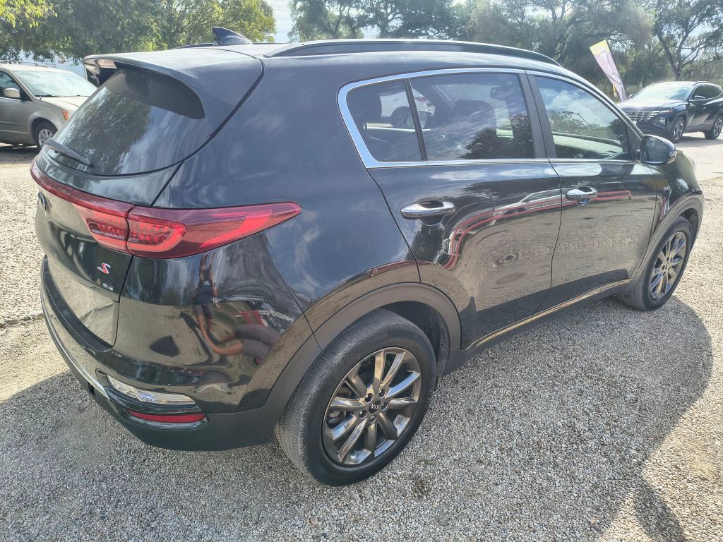 Kia Sportage Vehicle Full-screen Gallery Image 03