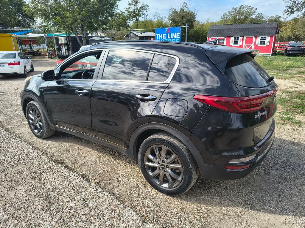 Kia Sportage Vehicle Full-screen Gallery Image 04