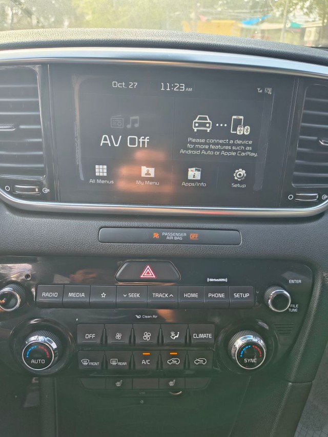Kia Sportage Vehicle Full-screen Gallery Image 08