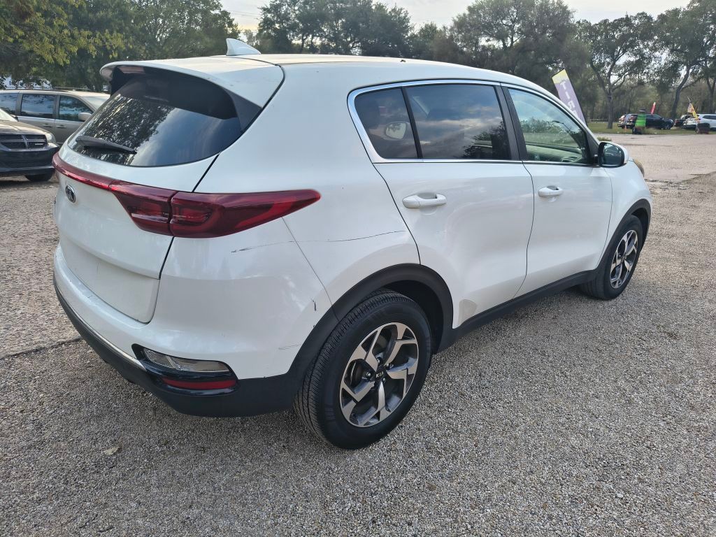 Kia Sportage Vehicle Full-screen Gallery Image 03