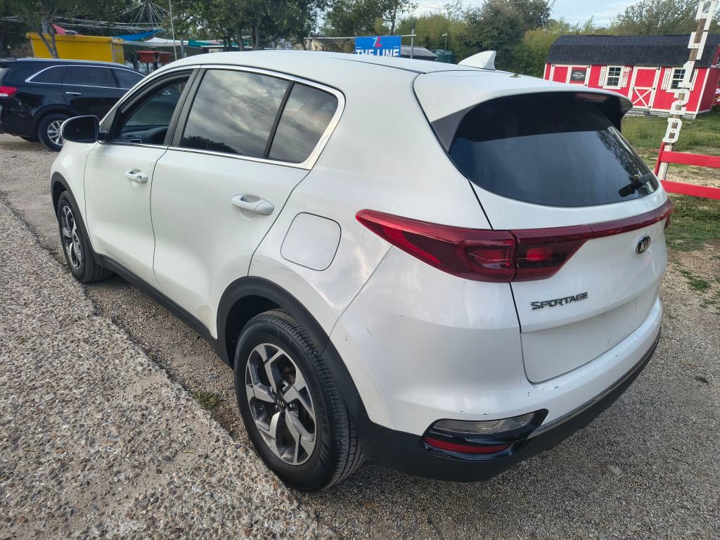 Kia Sportage Vehicle Full-screen Gallery Image 04