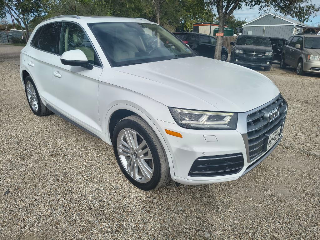 Audi Q5 Vehicle Full-screen Gallery Image 02