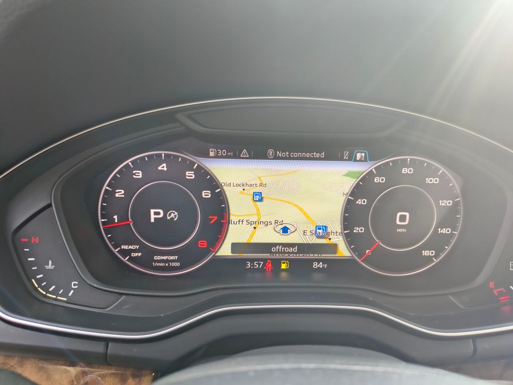 Audi Q5 Vehicle Full-screen Gallery Image 09