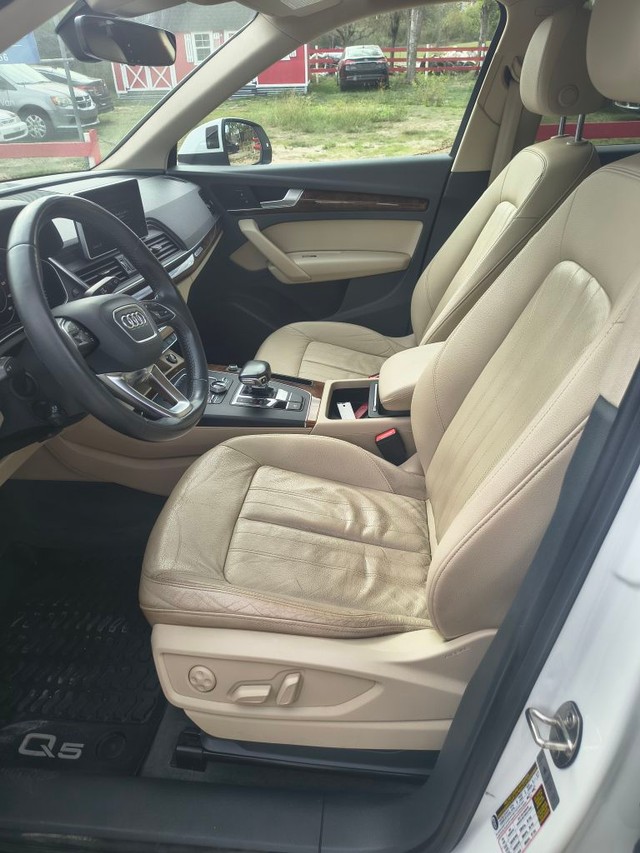 Audi Q5 Vehicle Full-screen Gallery Image 05