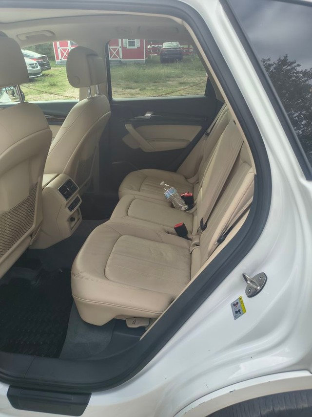 Audi Q5 Vehicle Full-screen Gallery Image 06