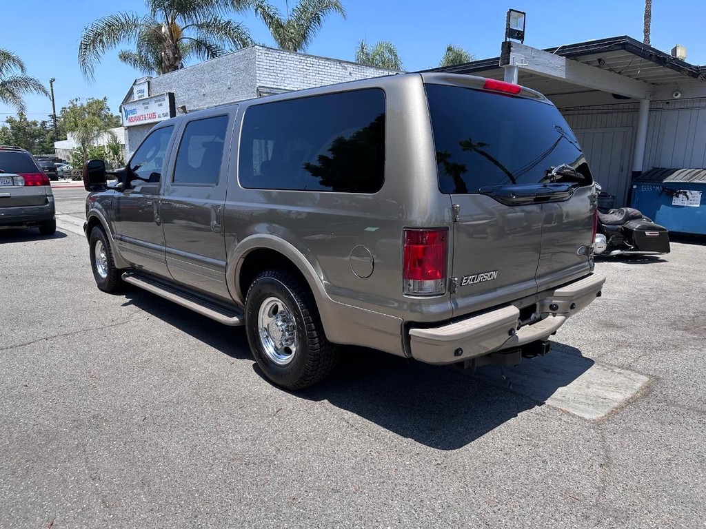 Ford Excursion Vehicle Full-screen Gallery Image 4