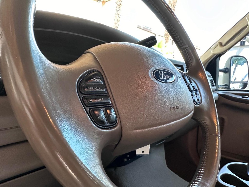 Ford Excursion Vehicle Full-screen Gallery Image 23