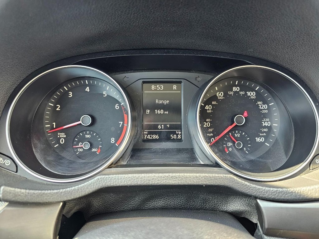 Volkswagen Passat Vehicle Full-screen Gallery Image 27