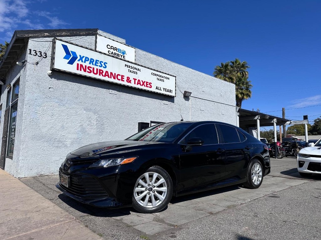 Toyota Camry Vehicle Full-screen Gallery Image 2