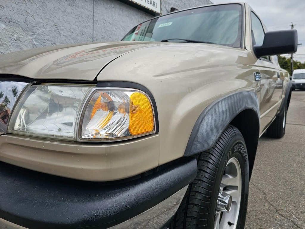 Mazda B-Series Truck Vehicle Full-screen Gallery Image 10