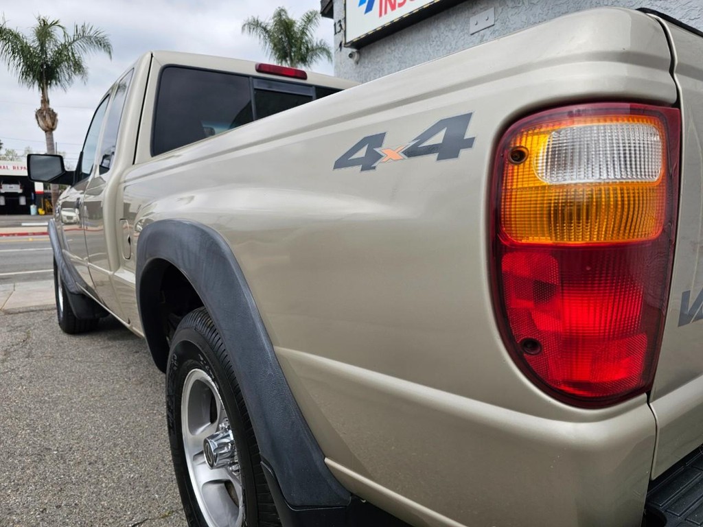 Mazda B-Series Truck Vehicle Full-screen Gallery Image 11