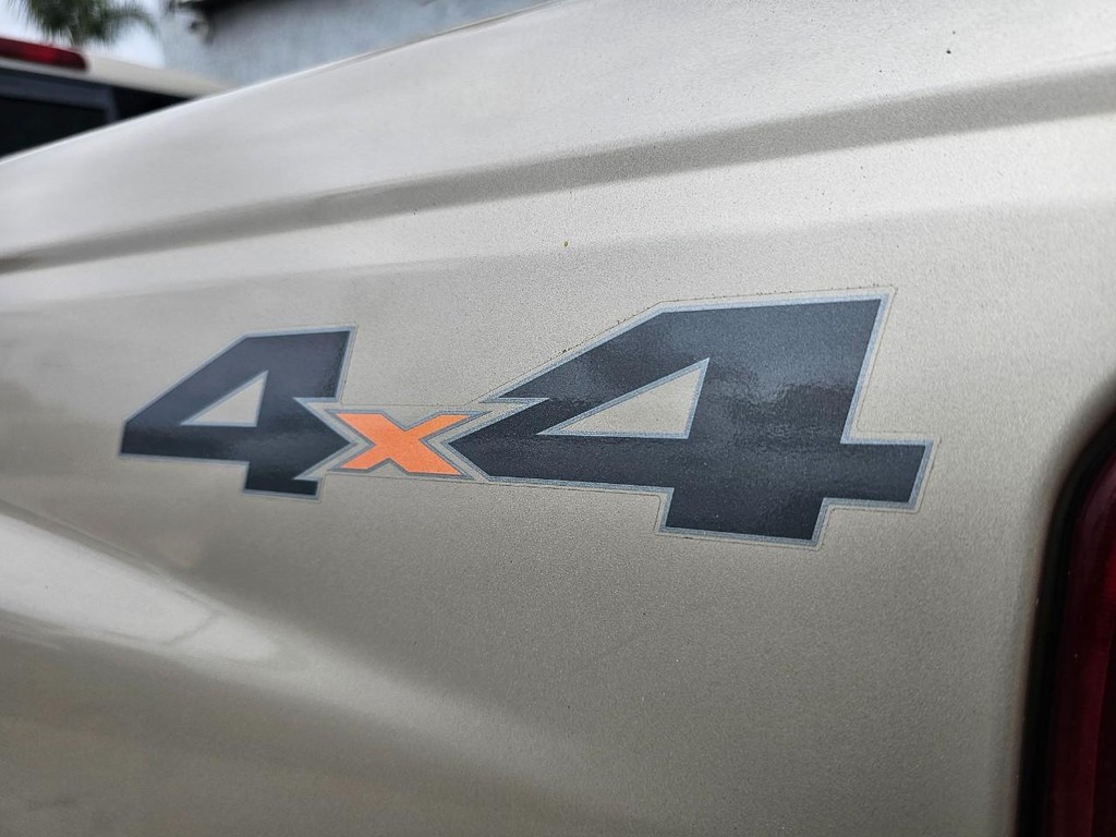 Mazda B-Series Truck Vehicle Full-screen Gallery Image 13