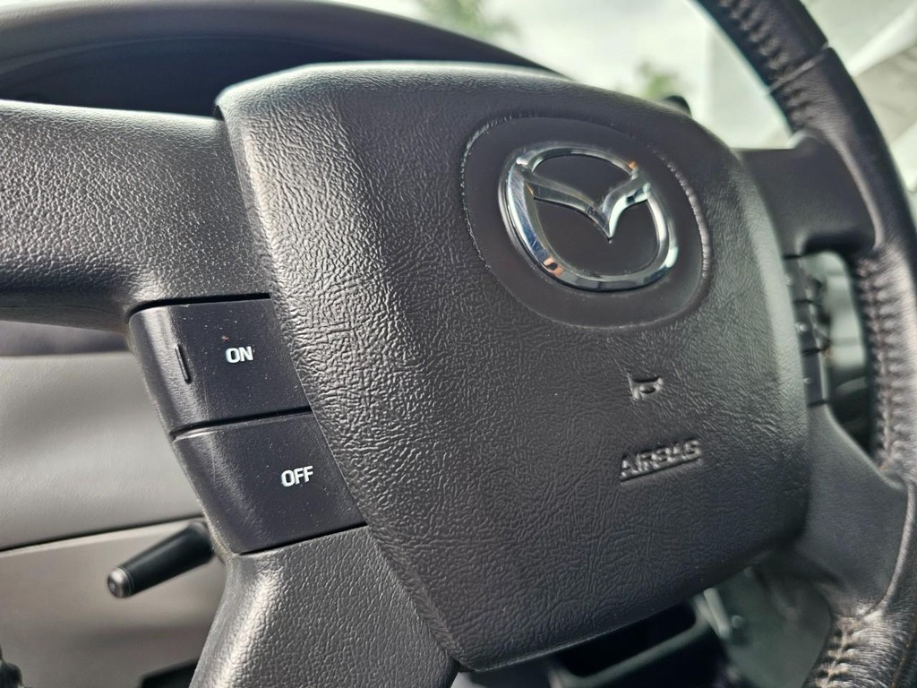 Mazda B-Series Truck Vehicle Full-screen Gallery Image 19