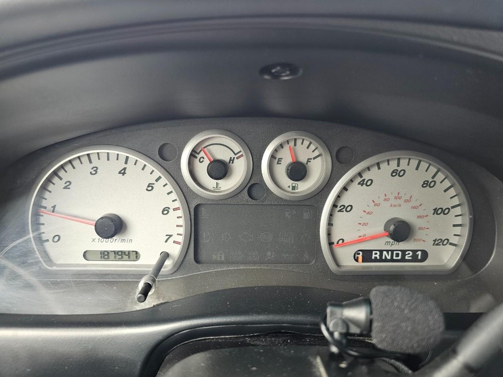 Mazda B-Series Truck Vehicle Full-screen Gallery Image 23