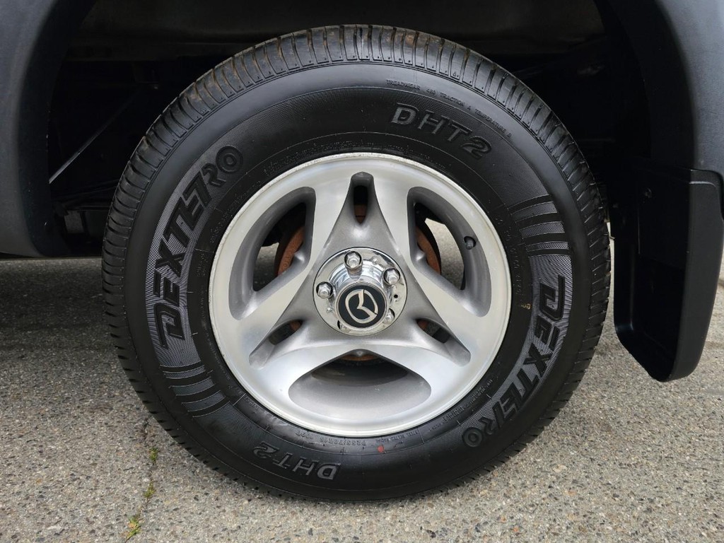 Mazda B-Series Truck Vehicle Full-screen Gallery Image 35