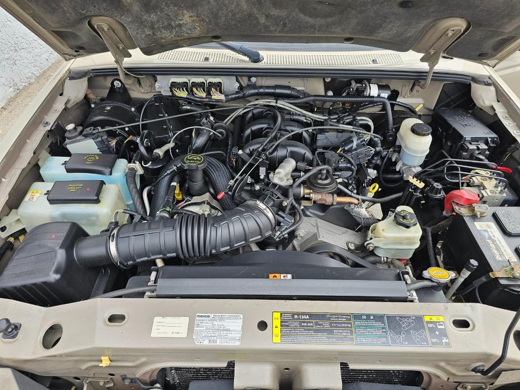 Mazda B-Series Truck Vehicle Full-screen Gallery Image 37