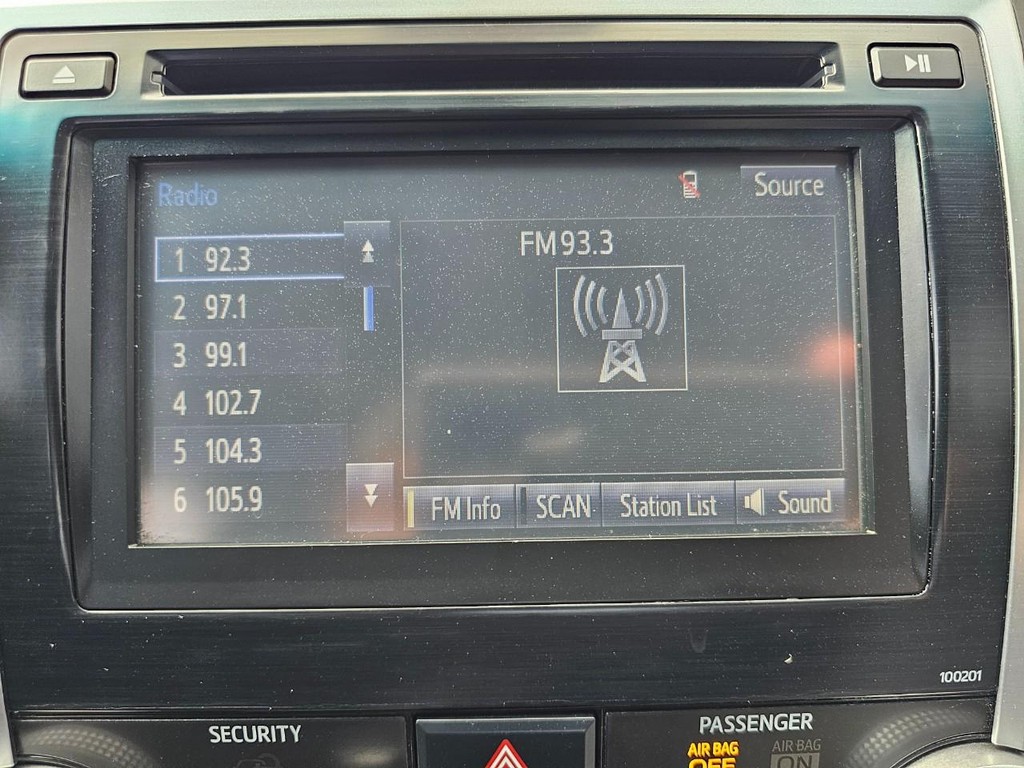 Toyota Camry Vehicle Full-screen Gallery Image 30