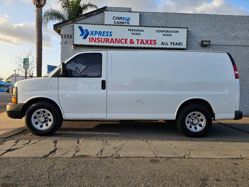 Chevrolet Express Cargo Van Vehicle Full-screen Gallery Image 2