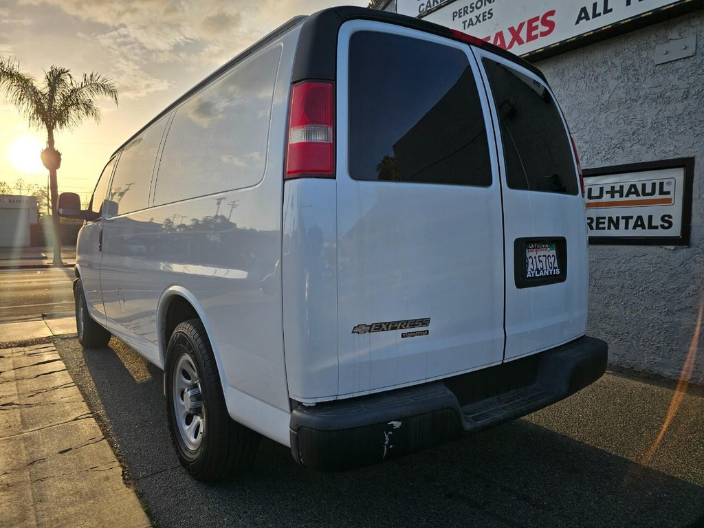 Chevrolet Express Cargo Van Vehicle Full-screen Gallery Image 3
