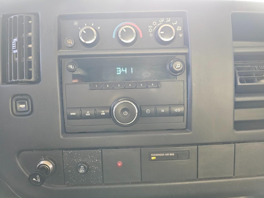 Chevrolet Express Cargo Van Vehicle Full-screen Gallery Image 14