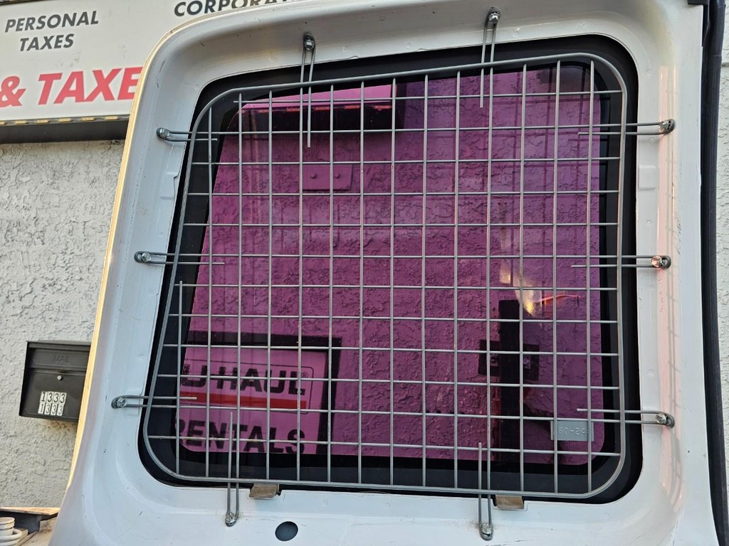 Chevrolet Express Cargo Van Vehicle Full-screen Gallery Image 25