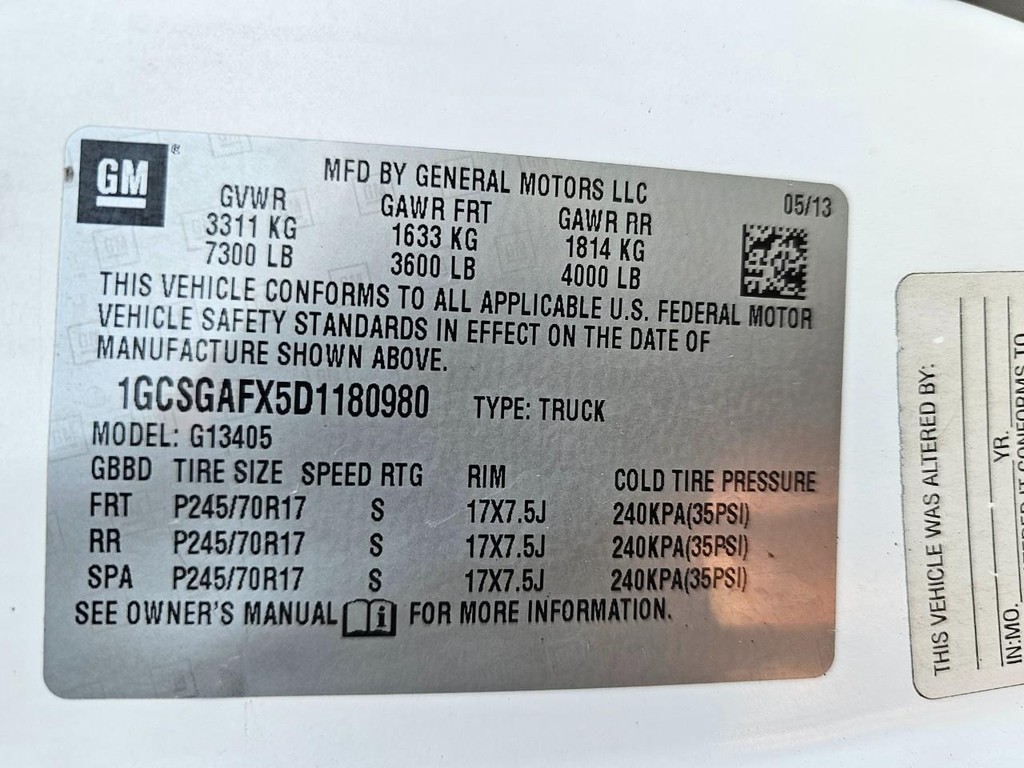 Chevrolet Express Cargo Van Vehicle Full-screen Gallery Image 27